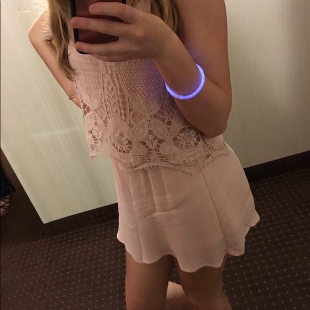 R O M P E R // Pink and Lace